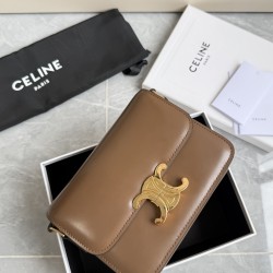 Real gold Triumph small caramel popping models to attack hardware using on zp real thick gold plating technology custom calfskin material texture full of points low-key luxury retro style closed eyes into how can not be wrong choice with the picture packa