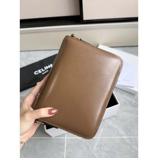 Real gold Triumph small caramel popping models to attack hardware using on zp real thick gold plating technology custom calfskin material texture full of points low-key luxury retro style closed eyes into how can not be wrong choice with the picture packa