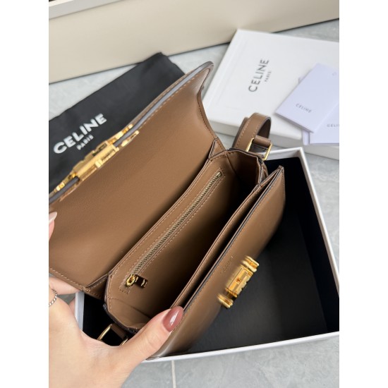 Real gold Triumph small caramel popping models to attack hardware using on zp real thick gold plating technology custom calfskin material texture full of points low-key luxury retro style closed eyes into how can not be wrong choice with the picture packa