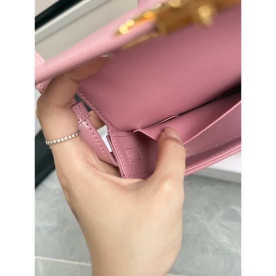 360 Triumph Armpit Bag Pink Classic Style Versatile King Hardware using the pair of zp real thick gold plating technology head layer calf leather shaping while maintaining the feel with the picture package size 2051154cm