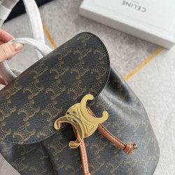 420 Arc de Triomphe backpack old flower pvc with head layer cowhide texture superb stars interpretation of the new BONNIE small shoulder backpack charm super small and lovely body exquisite and practical logo for the Arc de Triomphe logo to add a sense of