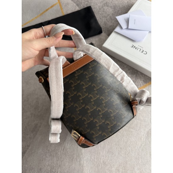 420 Arc de Triomphe backpack old flower pvc with head layer cowhide texture superb stars interpretation of the new BONNIE small shoulder backpack charm super small and lovely body exquisite and practical logo for the Arc de Triomphe logo to add a sense of