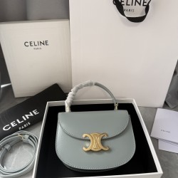 380 Arc de Triomphe Tote Saddle Bag Ice Blue Mini Tote Bag Hardware is made of pairs of zp real thick gold plating technology customized pairs of version cowhide leather playful and cute mini small bag with box packaging size 1551155cm