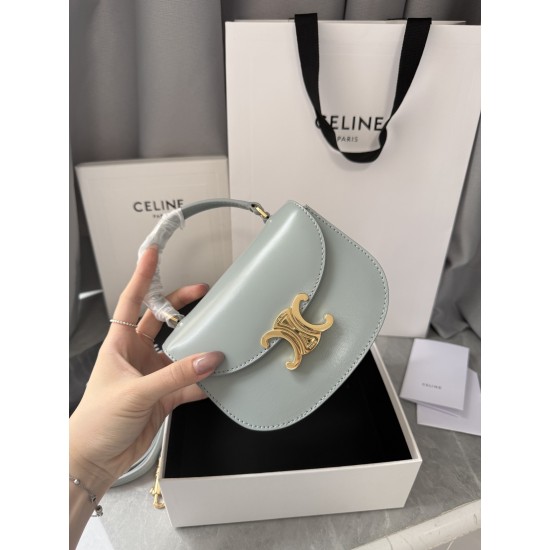 380 Arc de Triomphe Tote Saddle Bag Ice Blue Mini Tote Bag Hardware is made of pairs of zp real thick gold plating technology customized pairs of version cowhide leather playful and cute mini small bag with box packaging size 1551155cm