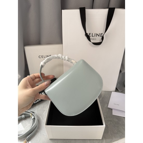 380 Arc de Triomphe Tote Saddle Bag Ice Blue Mini Tote Bag Hardware is made of pairs of zp real thick gold plating technology customized pairs of version cowhide leather playful and cute mini small bag with box packaging size 1551155cm