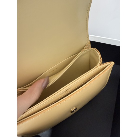 380 Arc de Triomphe handbag saddle bag yellow mini handbag hardware using pairs of zp real thick gold plating technology customized pairs of version cowhide leather playful and cute mini small bag with box packaging size 1551155cm