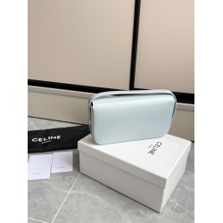 360 Triumph Armpit Bag Blue Classic Style Versatile King Hardware using the pair of zp real thick gold plating technology head layer calfskin leather shaping while maintaining the feel of the package with the picture Size 2051154cm