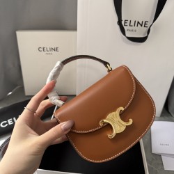 380 Arc de Triomphe Tote Saddle Bag Brown Mini Tote Hardware using pairs of zp real thick gold plating technology customized pairs of version cowhide leather playful and cute mini small bag with box packaging size 1551155cm