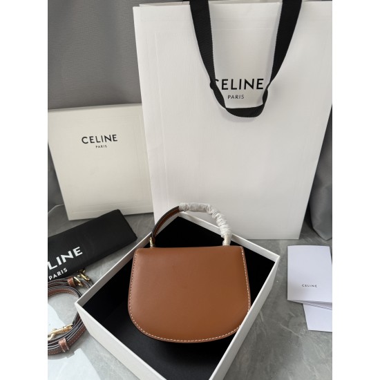 380 Arc de Triomphe Tote Saddle Bag Brown Mini Tote Hardware using pairs of zp real thick gold plating technology customized pairs of version cowhide leather playful and cute mini small bag with box packaging size 1551155cm
