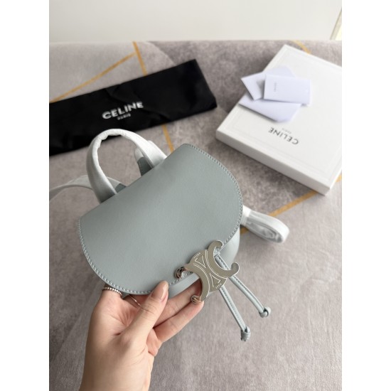 420 Arc de Triomphe backpack ice blue stars interpreted the new BONNIE small shoulders backpack charm super small and lovely body exquisite and practical iconic for the Arc de Triomphe logo add a sense of high class bag with a full set of packaging size 2