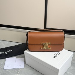 360 Triumph armpit bag plain brown classic style versatile king hardware using the pair of zp real thick gold plating technology head layer calf leather shaping while maintaining the feel with the picture package size 2051154cm