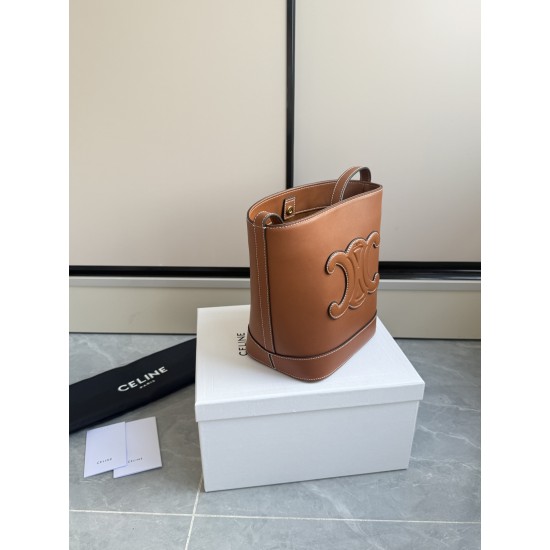360 cuir bucket bag brown Arc de Triomphe embossed full leather crossbody bucket understated simplicity casual small style belongs to the more you look the more you like the model of the classic cowhide leather texture superb with the picture package size