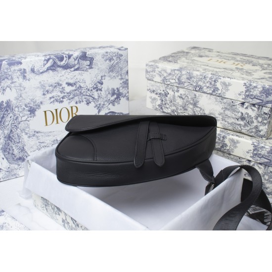 The first layer of lychee grain 250 high-quality black buckle black line with the original box Dior homme 2020 PreFall early spring series saddle saddle bag strong launch Dior's new designer Kim Jones for the first time to handle the design of the first q