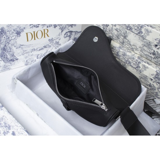 The first layer of lychee grain 250 high-quality black buckle black line with the original box Dior homme 2020 PreFall early spring series saddle saddle bag strong launch Dior's new designer Kim Jones for the first time to handle the design of the first q