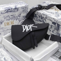 The first lychee grain 260 high-quality black buckle silk screen with the original box Dior homme 2020 PreFall early spring collection saddle saddle bag strong launch Dior's new designer Kim Jones for the first time to handle the design of the first quart