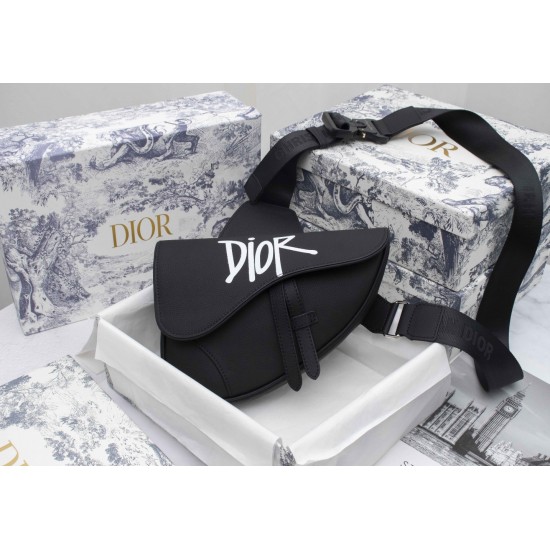 The first lychee grain 260 high-quality black buckle silk screen with the original box Dior homme 2020 PreFall early spring collection saddle saddle bag strong launch Dior's new designer Kim Jones for the first time to handle the design of the first quart
