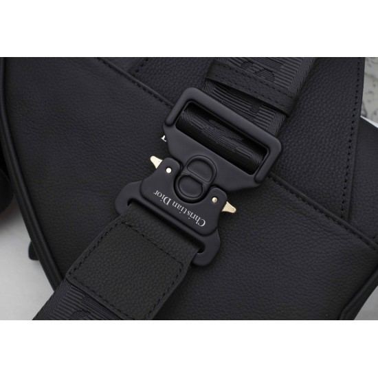 The first lychee grain 260 high-quality black buckle silk screen with the original box Dior homme 2020 PreFall early spring collection saddle saddle bag strong launch Dior's new designer Kim Jones for the first time to handle the design of the first quart