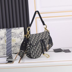 240 original single fabric large version of the hardware with box Dior saddle old flowers series of the highest version of the whole network with the counter original shoulder strap large size 255 x 20 x 65 cmBe a classic with classics fashion is easy to 