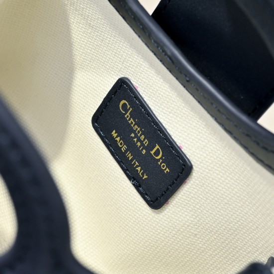 210 This Dior Jolie Top Handle Mini Chain Bag from the Early Spring 2016 Ready-to-Wear collection is an elegant and sophisticated design crafted in creamy white sheepskin leather with a rattan check flap embellished with a gold-tone metal CD logo and whit