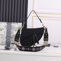 Lot of 240 original fabrics, large version of the hardware with box Dior saddle old flowers series of the highest version of the whole network with the counter original shoulder strap large size 255 x 20 x 65 cmBe a classic with classics fashion is easy t