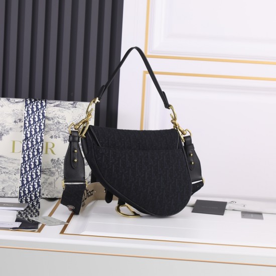 Lot of 240 original fabrics, large version of the hardware with box Dior saddle old flowers series of the highest version of the whole network with the counter original shoulder strap large size 255 x 20 x 65 cmBe a classic with classics fashion is easy t