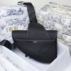 The first layer of lychee grain 260 high-quality white buckle silk screen with the original box Dior homme 2020 PreFall early spring series saddle saddle bag strong launch Dior's new designer Kim Jones for the first time to handle the design of the first 
