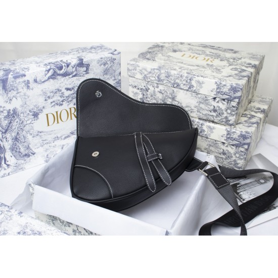 The first layer of lychee grain 260 high-quality white buckle silk screen with the original box Dior homme 2020 PreFall early spring series saddle saddle bag strong launch Dior's new designer Kim Jones for the first time to handle the design of the first 