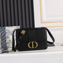 Plain 210Di0r 30 Montaigne Black Montaigne bag with original box with internal code Inspired by the classic presence of Dior since its founding in 1947 at 30 Avenue Montaigne The entire bag is in the popular contemporary vintage style to symbolize women's