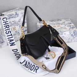 240 plain large Dior saddle all leather series with counter box model 1033 large size 255 x 20 x 65 cmBe a classic with classicsFashion is easy to pass away classics will always existFashion is a cycleModel saddle bag from the original birth all the way t