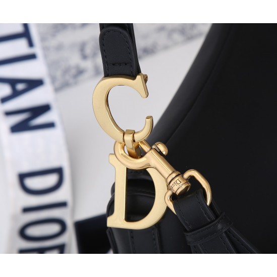 240 plain large Dior saddle all leather series with counter box model 1033 large size 255 x 20 x 65 cmBe a classic with classicsFashion is easy to pass away classics will always existFashion is a cycleModel saddle bag from the original birth all the way t