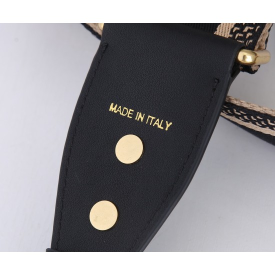 240 plain large Dior saddle all leather series with counter box model 1033 large size 255 x 20 x 65 cmBe a classic with classicsFashion is easy to pass away classics will always existFashion is a cycleModel saddle bag from the original birth all the way t