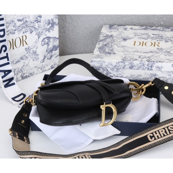 240 plain large Dior saddle all leather series with counter box model 1033 large size 255 x 20 x 65 cmBe a classic with classicsFashion is easy to pass away classics will always existFashion is a cycleModel saddle bag from the original birth all the way t
