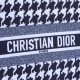 Large lock side models inside and outside the pattern Dior Book Tote Series 9898 most people consume luxury brands first thought is to buy practical classic models but in fact, like the DI0R this kind of collaborative art TOTE should be the focus of the c