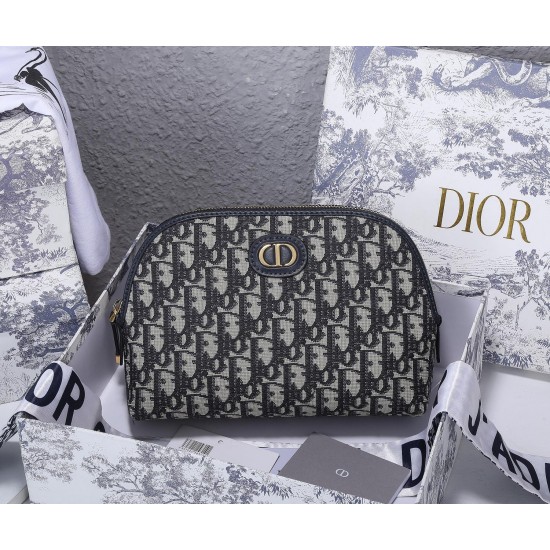Alphabet models 180 Dior oblique old flower makeup bag clutch bag capacity need not be said la girls out of the travel have to have such a storage wow 23x17x9cm Model CD8787