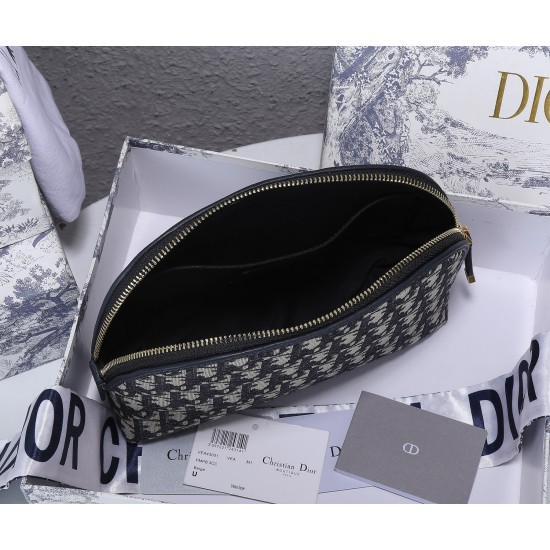 Alphabet models 180 Dior oblique old flower makeup bag clutch bag capacity need not be said la girls out of the travel have to have such a storage wow 23x17x9cm Model CD8787