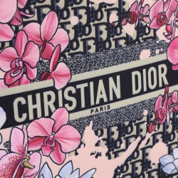 Flower cloth large size 170 lock edge high quality inside and outside pattern with picture silk scarf new upgrade large Dior Book Tote old flower series most people consume luxury brands first thought is to buy practical classic models but in fact, like D