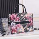 Flower cloth large size 170 lock edge high quality inside and outside pattern with picture silk scarf new upgrade large Dior Book Tote old flower series most people consume luxury brands first thought is to buy practical classic models but in fact, like D