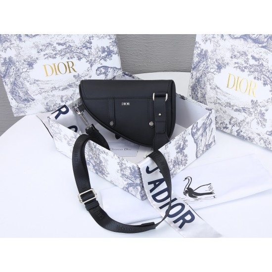 Batch 230 full leather with the original box Dior Saddle mini version of the shoulder strap can be removed can be used as a clutch bag with a belt as a fanny pack oh a bag of three shoulder clutch fanny pack 2020 early spring series saddle saddle bag stro