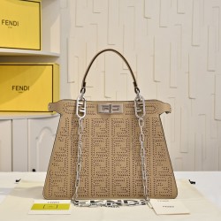 420 model 33206 plus chain plus 30 New! New in stock New in stock Iconic Peekaboo ISeeU large handbag handmade leather weave with signature twist locks on both sides from the outside you can see the soft leather lining in the same color Two compartments s