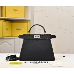 250 model 3361 the latest Peekalboo macaroon hand-sewn kitten bag glittering people love the powerful Peekaboo series has a new baby bag with a full of diamonds back super much this PeekabooPetite small and compact but not at all waste cell phone wallet m