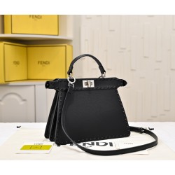 250 model 3361 the latest Peekalboo macaroon hand-sewn kitten bag glittering people love the powerful Peekaboo series has a new baby bag with a full of diamonds back super much this PeekabooPetite small and compact but not at all waste cell phone wallet m