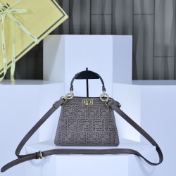 350 model 33208 the iconic peekaboo iseeu ideal compact handbag is hand stitched with 306 stitches in the same color with large bright threads representing traditional selleria craftsmanship in a selection of dove grey cuoio romano leather with signature 