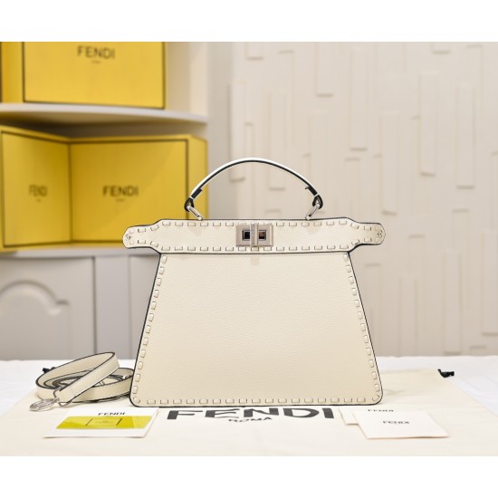 250 model 3361 the latest Peekalboo macaroon hand-stitched kitten bag glittering people love the powerful Peekaboo series has a new baby bag with a full of diamonds back super much this PeekabooPetite small and compact but not at all waste cell phone wall