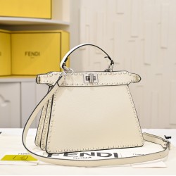 250 model 3361 the latest Peekalboo macaroon hand-stitched kitten bag glittering people love the powerful Peekaboo series has a new baby bag with a full of diamonds back super much this PeekabooPetite small and compact but not at all waste cell phone wall