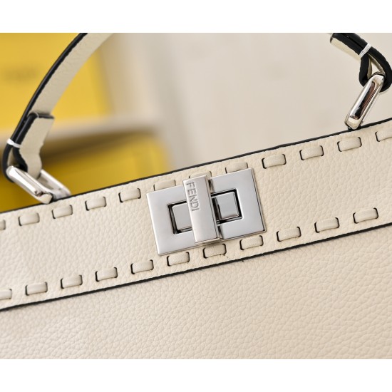 250 model 3361 the latest Peekalboo macaroon hand-stitched kitten bag glittering people love the powerful Peekaboo series has a new baby bag with a full of diamonds back super much this PeekabooPetite small and compact but not at all waste cell phone wall