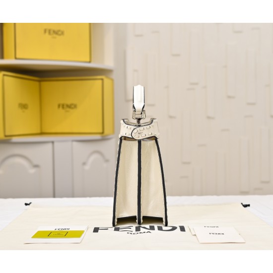 250 model 3361 the latest Peekalboo macaroon hand-stitched kitten bag glittering people love the powerful Peekaboo series has a new baby bag with a full of diamonds back super much this PeekabooPetite small and compact but not at all waste cell phone wall