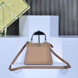 350 model 33208 the iconic peekaboo iseeu ideal compact handbag is hand stitched with 306 stitches in the same color with large bright threads representing traditional selleria craftsmanship in a selection of dove grey cuoio romano leather with signature 