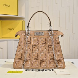 430 Model 33207 New! New in stock New in stock Iconic Peekaboo ISeeU large handbag handmade leather weave with signature twist lock on both sides from the outside you can see the soft leather lining in the same color Two compartments separated by a rigid 
