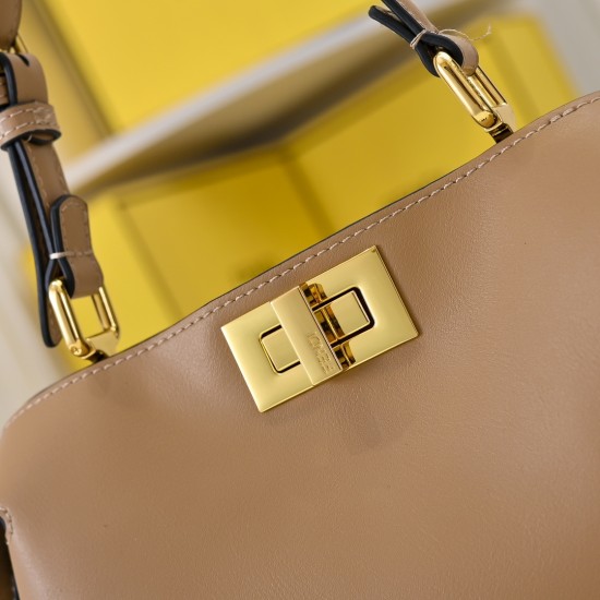 270 Model 8803 Plus Chain Plus 30 Trumpet Handbag Latest Organ Pleat Shape Full Leather Hand Feel Fine Hard Details Exquisite to the point Both compartments can be opened on both sides of the full capacity is also very stylish High-value and practicality 