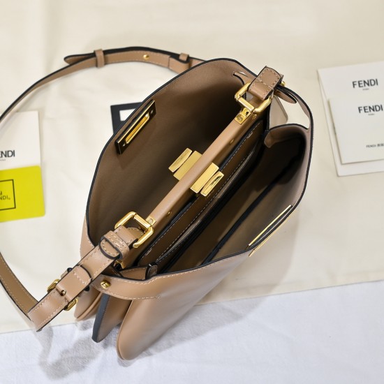 270 Model 8803 Plus Chain Plus 30 Trumpet Handbag Latest Organ Pleat Shape Full Leather Hand Feel Fine Hard Details Exquisite to the point Both compartments can be opened on both sides of the full capacity is also very stylish High-value and practicality 